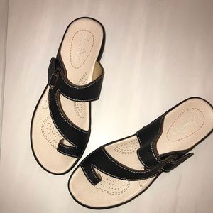 Italina black toe sandal